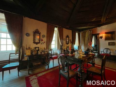 Propriedade de 3ha Casa Brasonada Século XVII em zona património mundial UNESCO, para VENDA