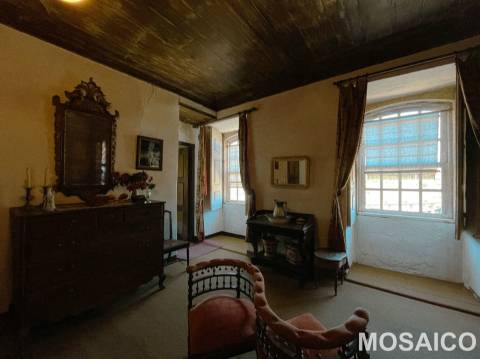 Propriedade de 3ha Casa Brasonada Século XVII em zona património mundial UNESCO, para VENDA