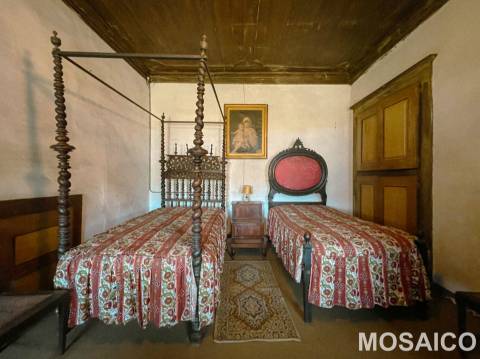 Propriedade de 3ha Casa Brasonada Século XVII em zona património mundial UNESCO, para VENDA