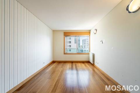 Apartamento T4 Venda em Ramalde,Porto