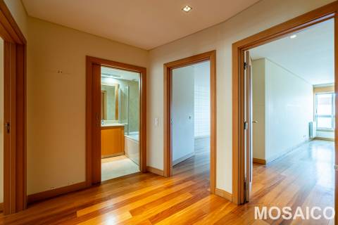 Apartamento T4 Venda em Ramalde,Porto