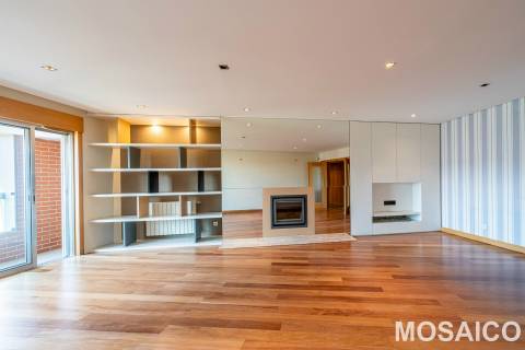 Apartamento T4 Venda em Ramalde,Porto