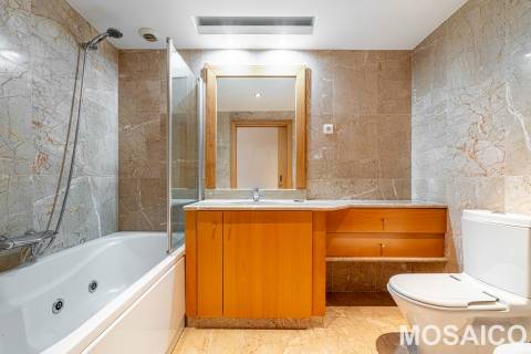 Apartamento T4 Arrendamento em Ramalde,Porto