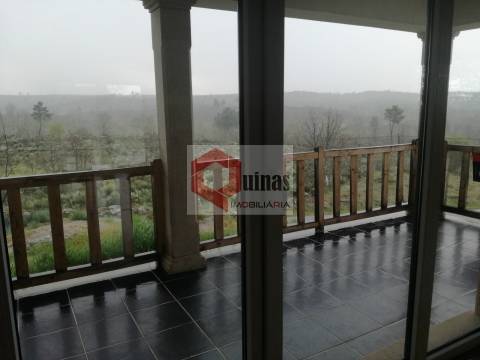 Moradia T3 com terreno e garagem, Abitureira