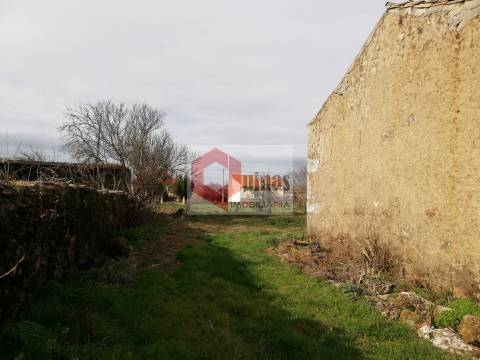 Moradia em Banda T0 Venda em Sabugal e Aldeia de Santo António,Sabugal