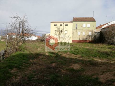Moradia em Banda T0 Venda em Sabugal e Aldeia de Santo António,Sabugal