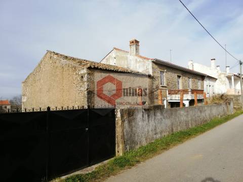 Moradia em Banda T0 Venda em Sabugal e Aldeia de Santo António,Sabugal