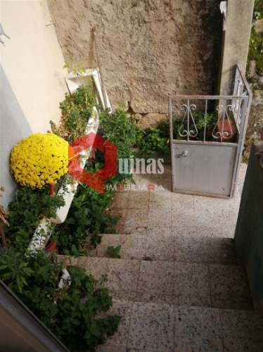 Moradia para restaurar na Cerdeira do Côa, Sabugal, Guarda