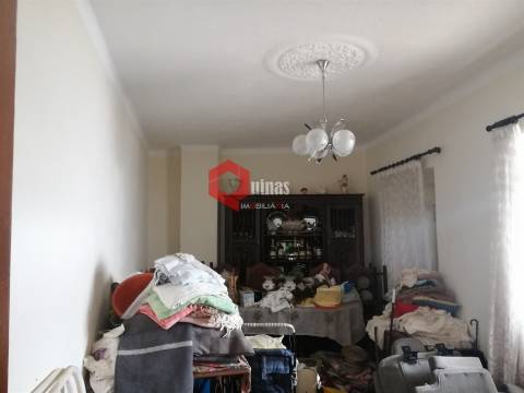 Moradia para restaurar na Cerdeira do Côa, Sabugal, Guarda