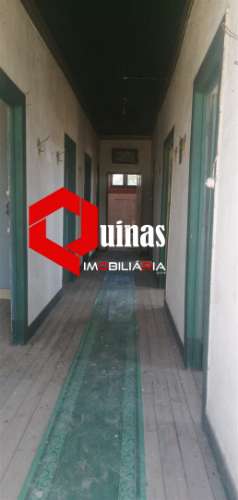 Moradia com terreno para restaurar