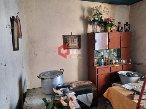 Casa Rústica com terreno para venda na Aldeia Velha