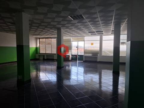 Arrendamento Loja junto ao Polo IV da UBI Covilhã