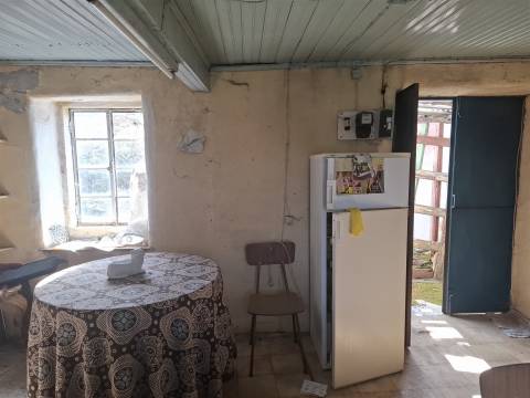 Imóvel devoluto para reconstrução na Abitureira, Sabugal, Guarda