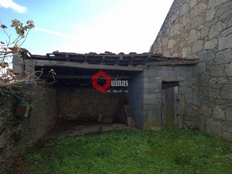 Moradia T2 para remodelar em Abitureira