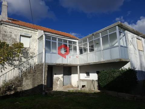 Moradia T2 para remodelar em Abitureira