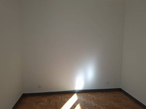 Venda Apartamento T2 junto ao Polo IV da UBI Covilhã