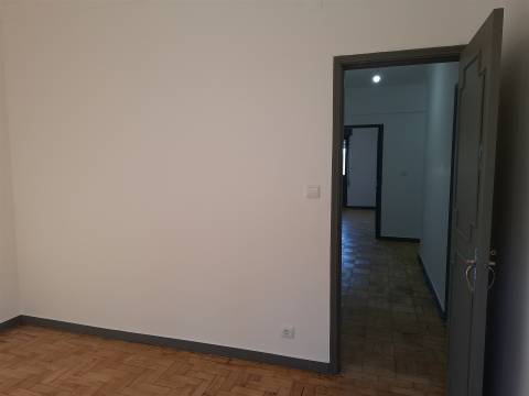 Venda Apartamento T2 junto ao Polo IV da UBI Covilhã