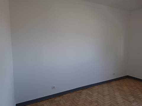 Venda Apartamento T2 junto ao Polo IV da UBI Covilhã