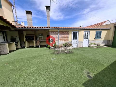 Moradia T3 em banda na Benquerença, Penamacor