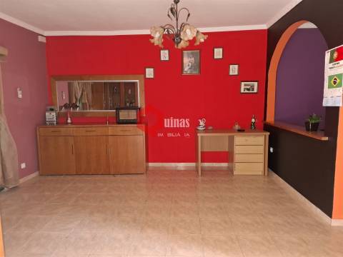 Moradia T3 em banda na Benquerença, Penamacor