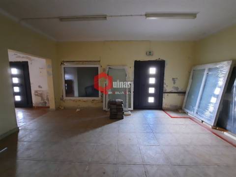 Imóvel T6 habitável para renovar na Gafanha da Boa Hora, Vagos, Aveiro