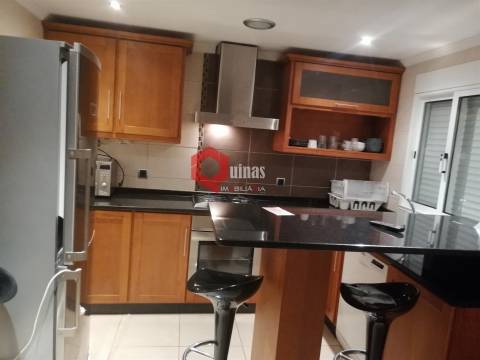 Apartamento T1, centro do Sabugal, mobilado e equipado.