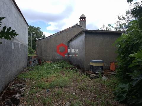 Quinta de 10580m2 para remodelar em Sortelha, Sabugal