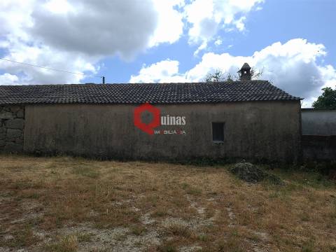 Quinta de 10580m2 para remodelar em Sortelha, Sabugal