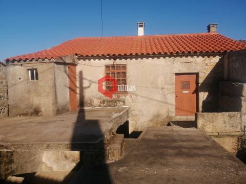 Venda de Casa T1 no Baraçal, Sabugal.