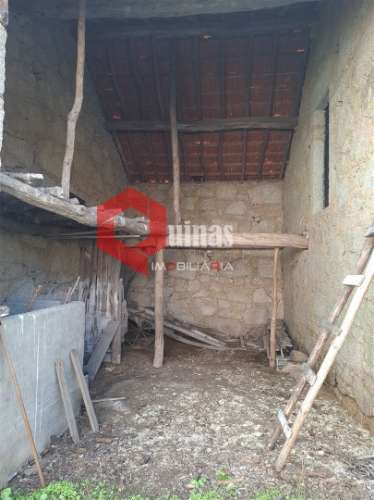 Moradia T2 para remodelar em Abitureira