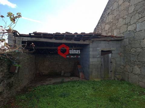 Moradia T2 para remodelar em Abitureira