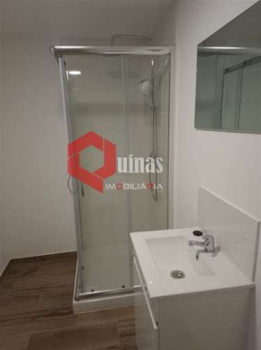 Rés-do-chão de Moradia, T1 mobilado e equipado.