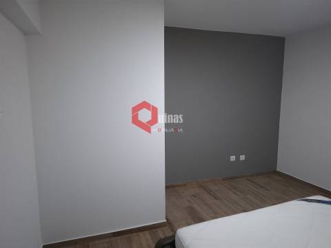 Rés-do-chão de Moradia, T1 mobilado e equipado.