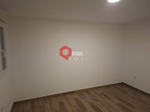 Rés-do-chão de Moradia, T1 mobilado e equipado.