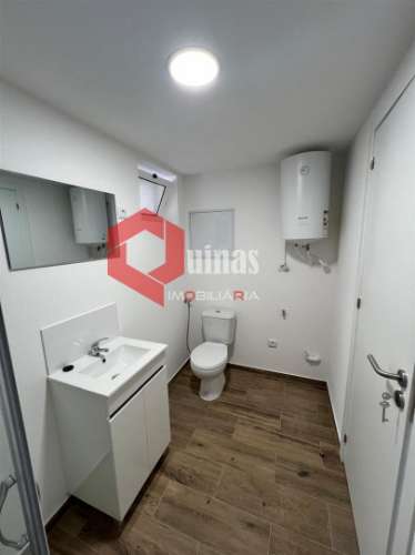 Rés-do-chão de Moradia, T1 mobilado e equipado.