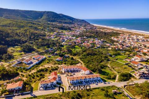 Terreno de 2.600 m² com Potencial de Construção – A Dois Passos do Mar