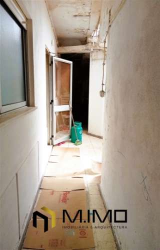 Venda prédio com comércio e habitação