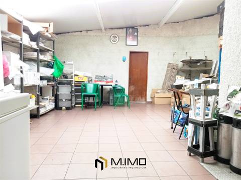 Venda prédio com comércio e habitação