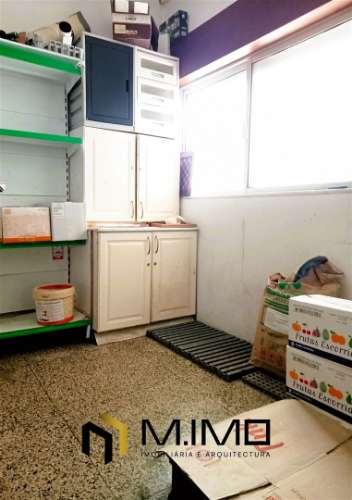 Venda prédio com comércio e habitação