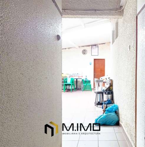 Venda prédio com comércio e habitação