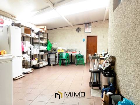 Venda prédio com comércio e habitação