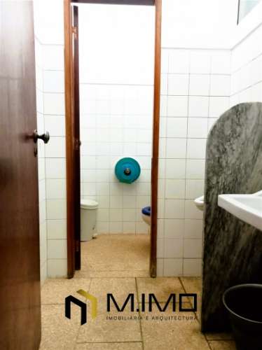 Venda prédio com comércio e habitação