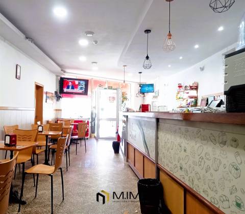 Venda prédio com comércio e habitação