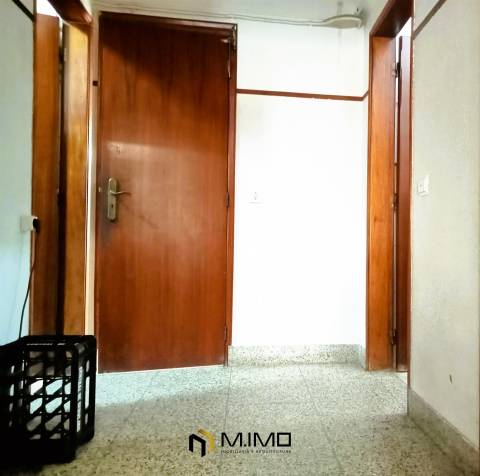 Venda prédio com comércio e habitação