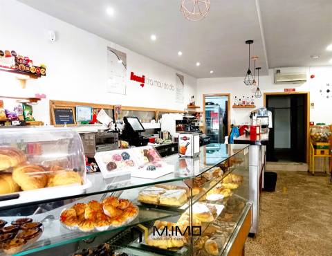 Venda prédio com comércio e habitação