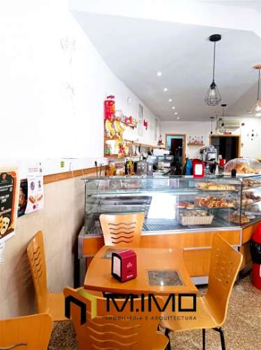 Venda prédio com comércio e habitação