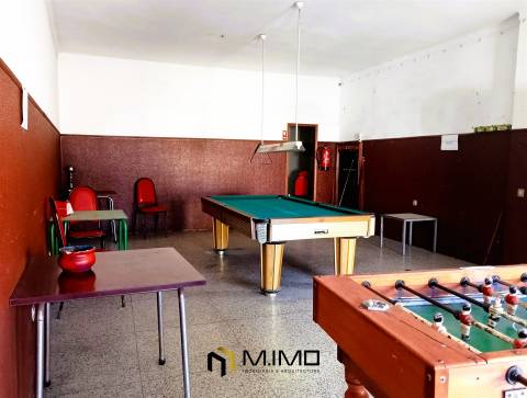 Venda prédio com comércio e habitação