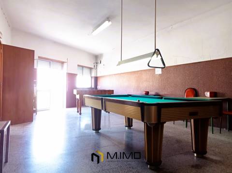 Venda prédio com comércio e habitação