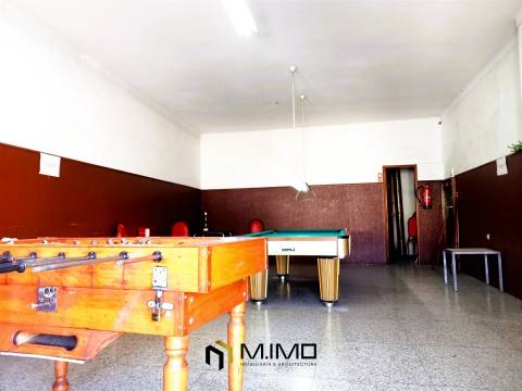 Venda prédio com comércio e habitação