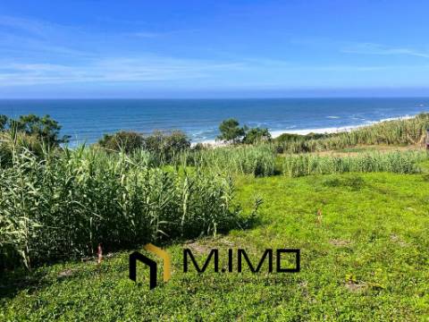 Terreno Em 1ª Linha de Mar na Praia da Murtinheira